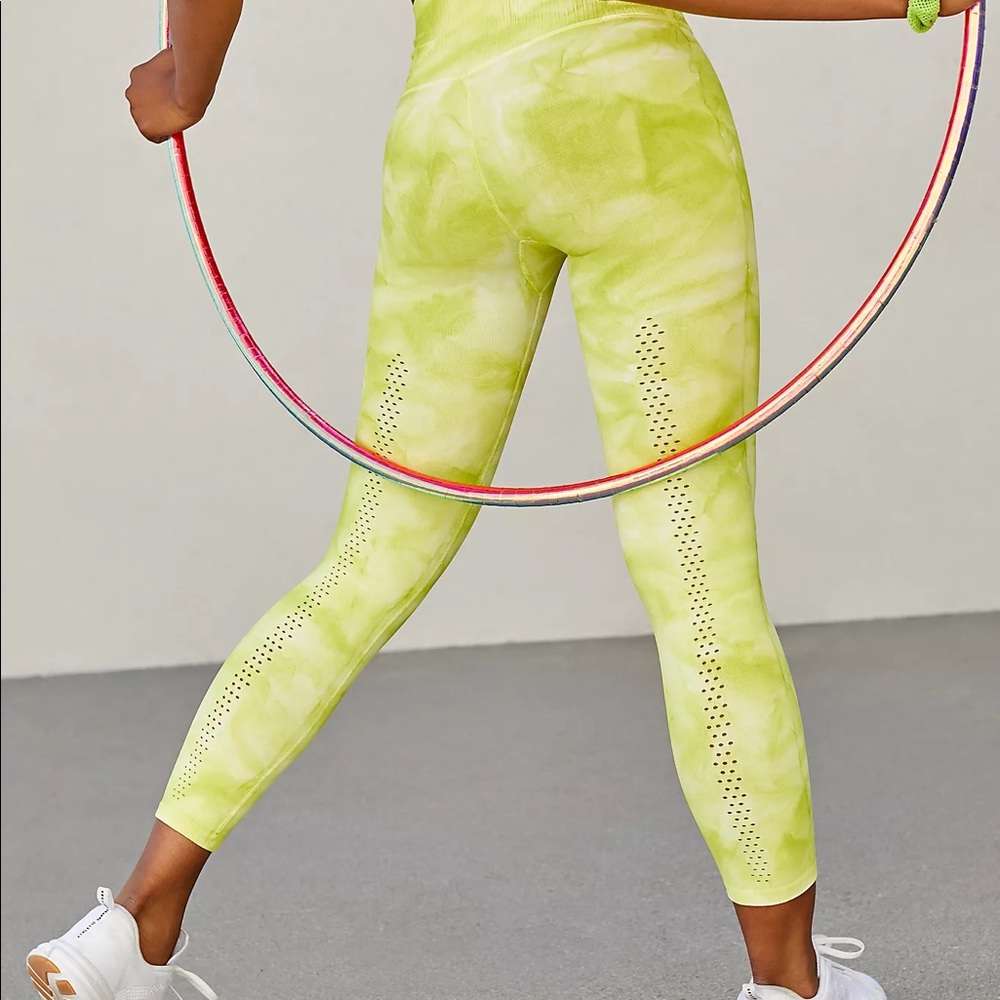 FREE PEOPLE LEGGINGS + RUNS TANK TOP XS/S - Picture 7 of 12